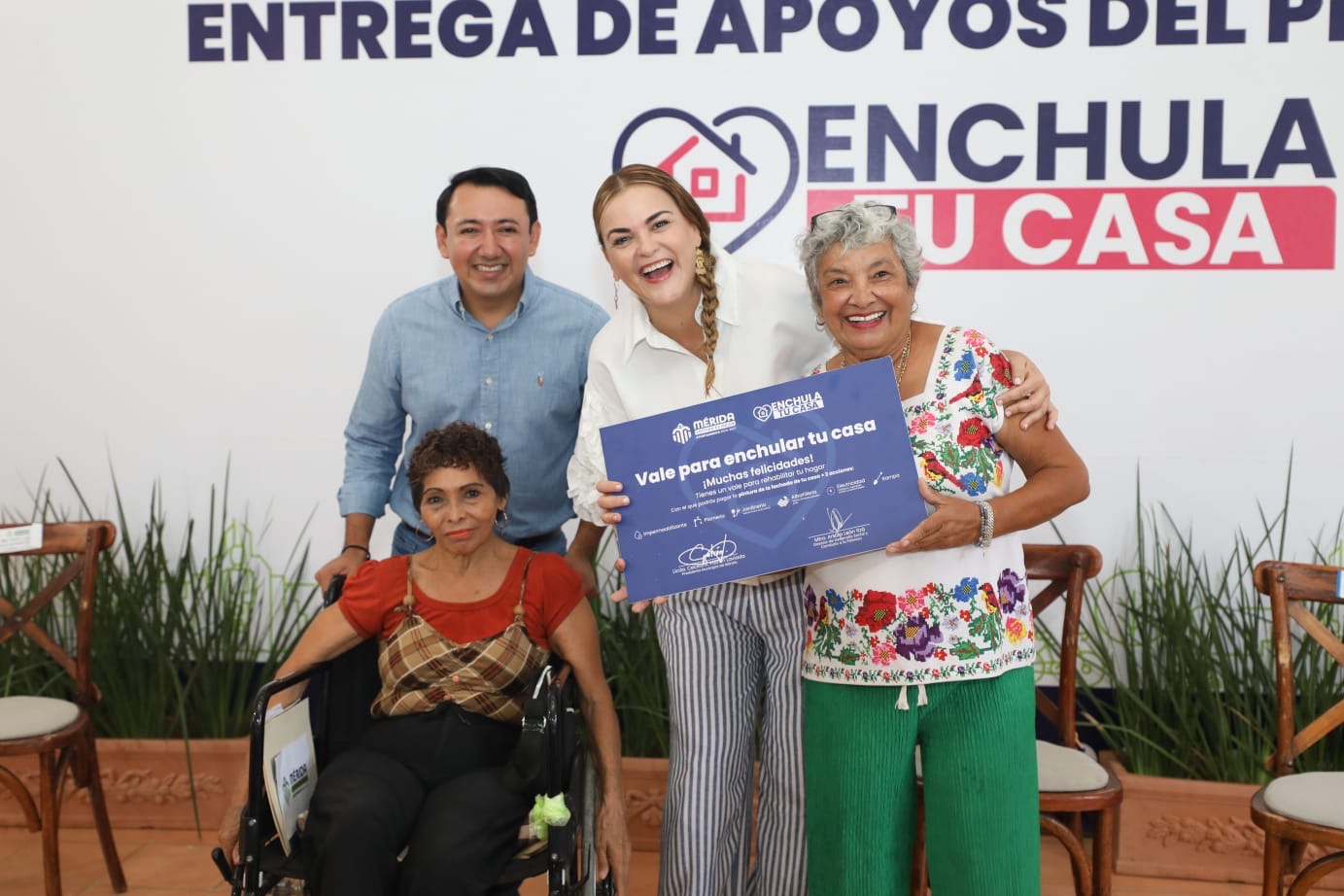 ENTREGAN APOYOS DE ENCHULAME TU CASA