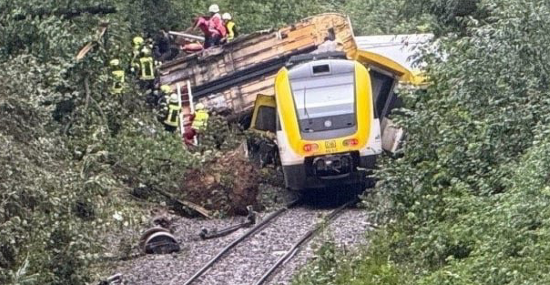 Tren se descarrila en Alemania; al menos 3 muertos