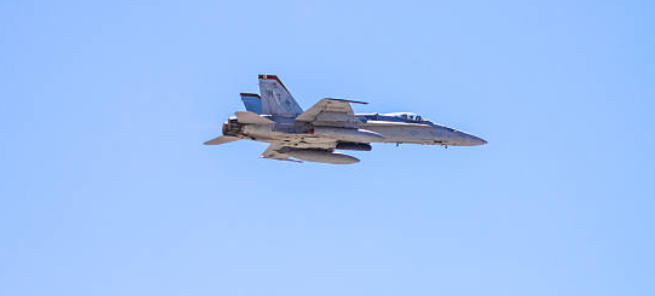 ¡Por poco! Piloto de Estados Unidos logra eyectar antes de que su avión de combate se estrelle