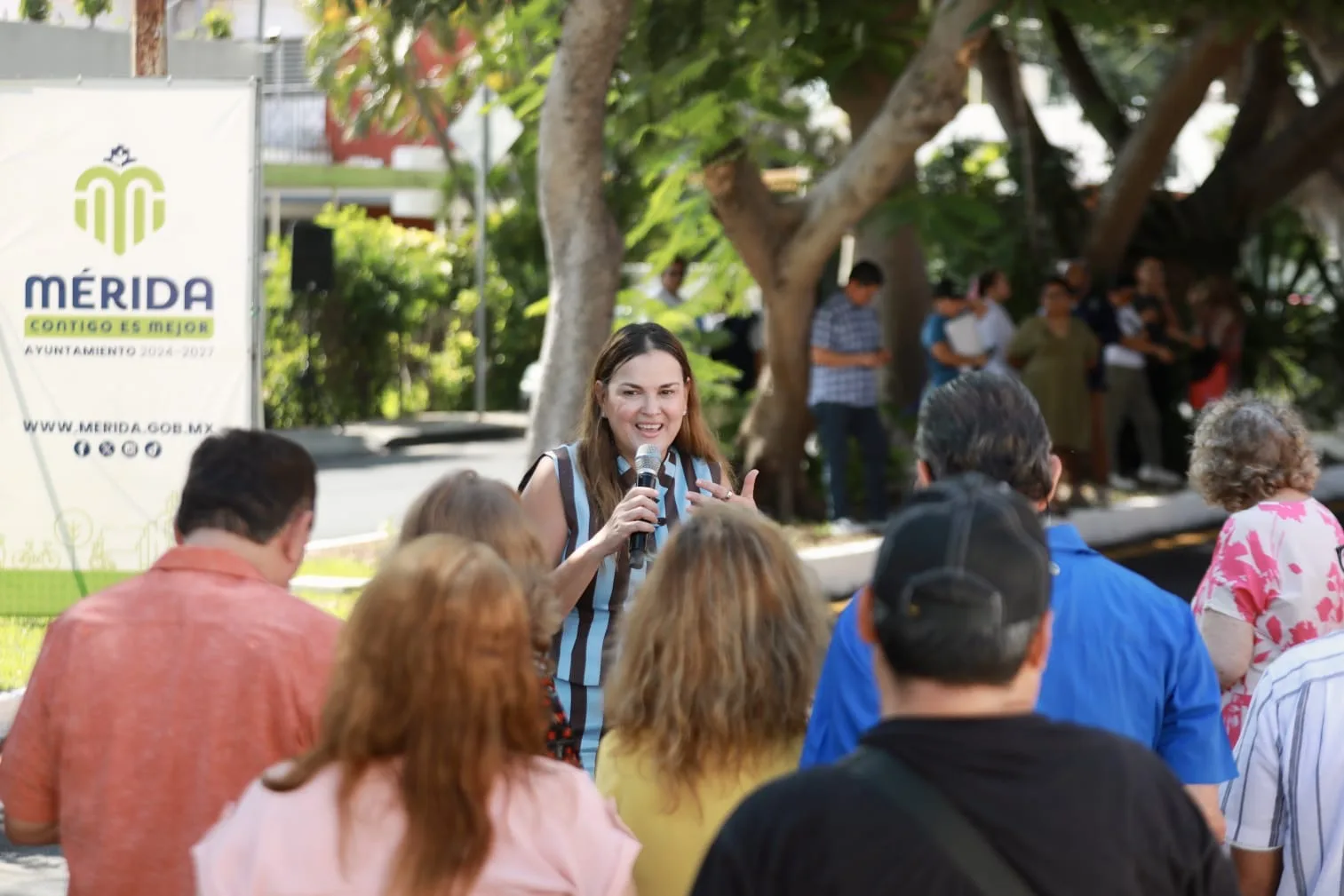 AVANZA MANTENIMIENTO DE VIALIDADES EN MÉRIDA