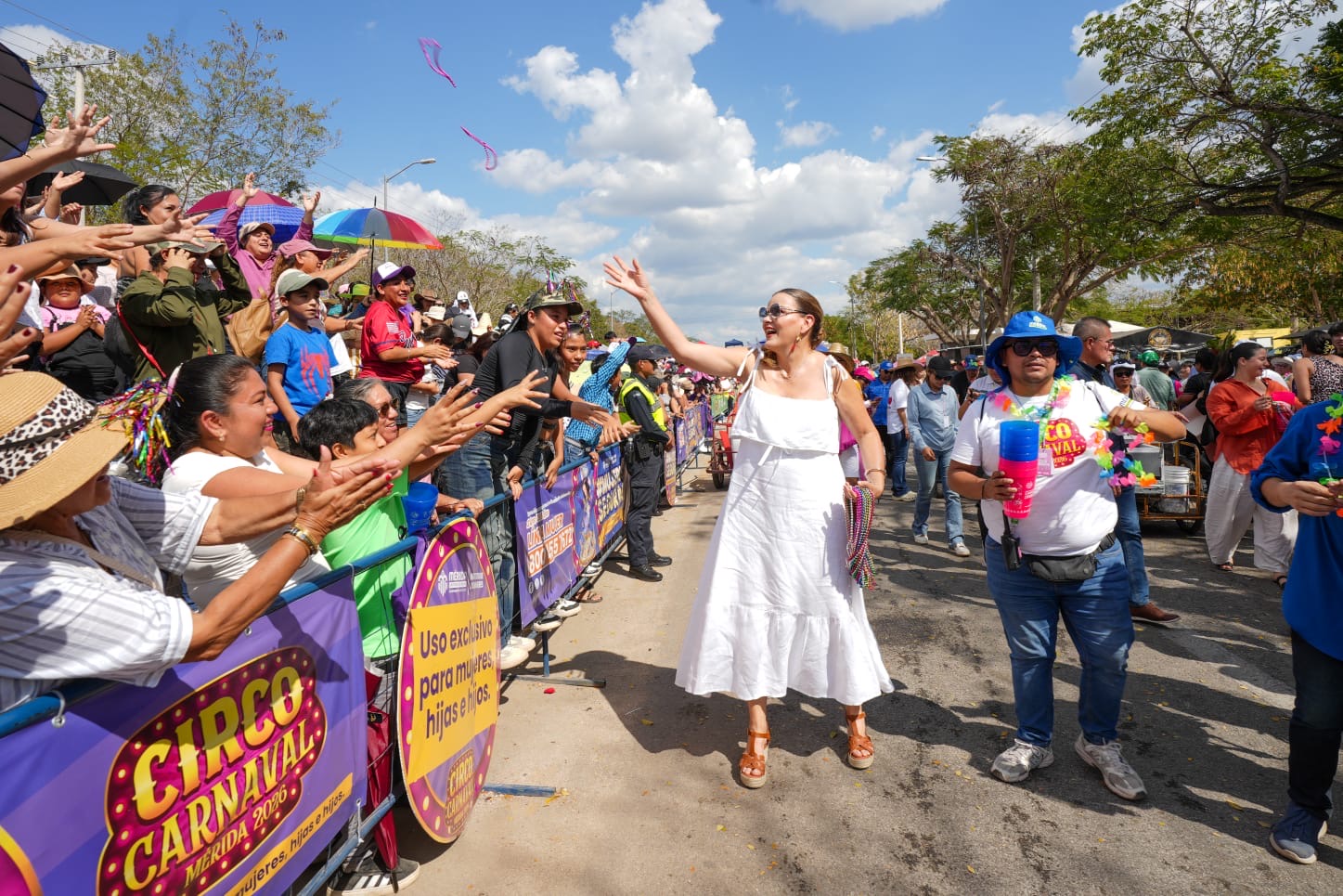 CASI 300 MIL PERSONAS SE DIERON CITA EN CIUDAD CARNAVAL