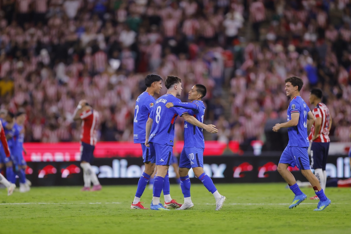 Agustin Palavecino and Ariel Castro of Cruz Azul during the semifinals second leg match between Guadalajara vs (and) Cruz Azul as part of the Liga BBVA MX Varonil, Torneo Clausura 2026 at Jalisco Stadium, on May 16, 2026 in Guadalajara, Jalisco Mexico.