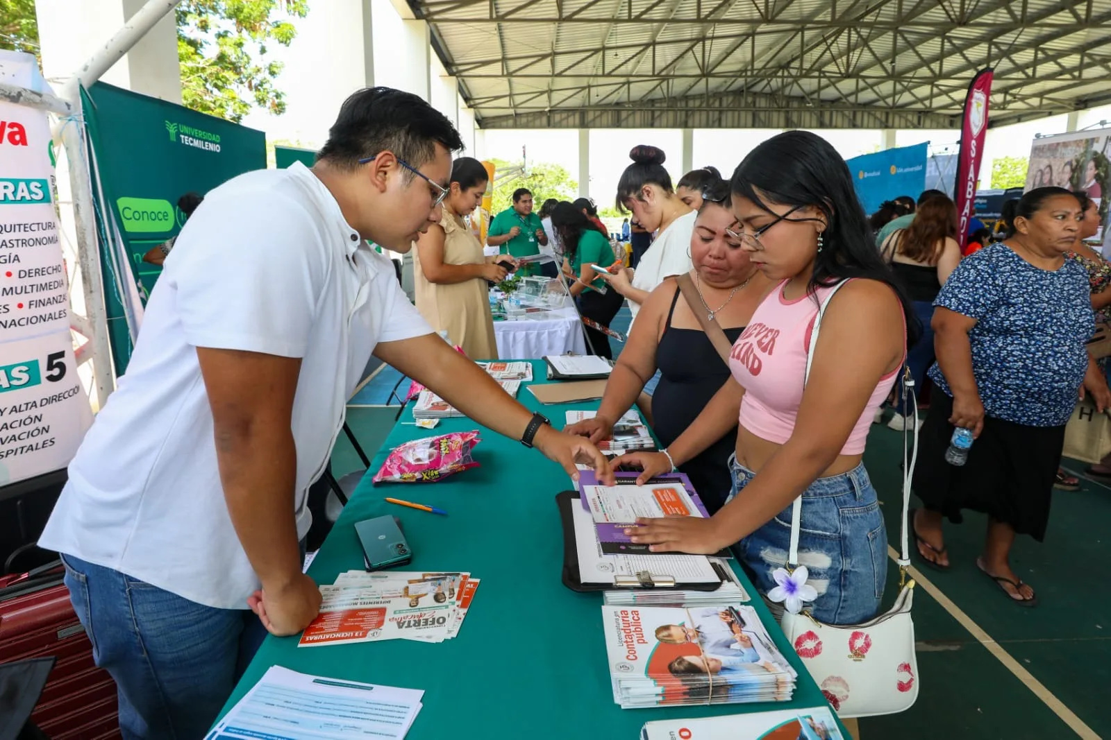 MÁS DE CINCO MIL BECAS PARA JOVENES DE MÉRIDA