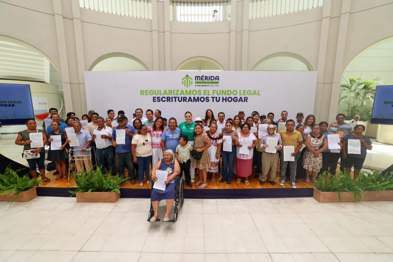 BRINDAN CERTEZA JURÍDICA Y PATRIMONIAL A FAMILIAS DE MÉRIDA